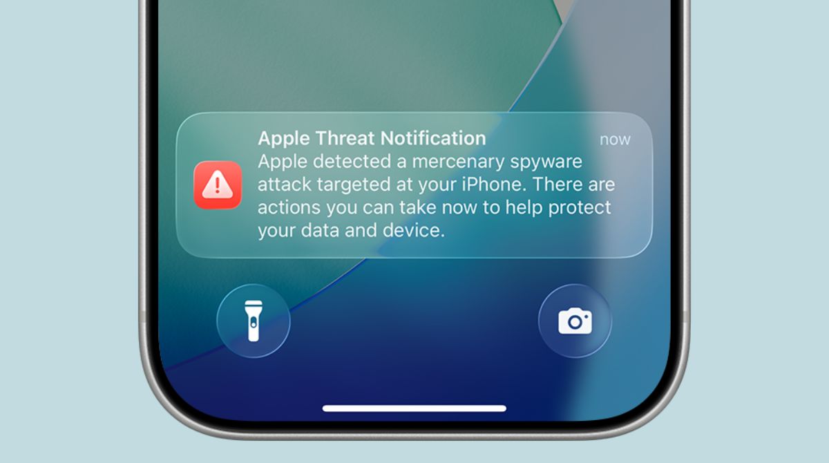 Apple iPhone lock screen par mercenary spyware threat notification alert